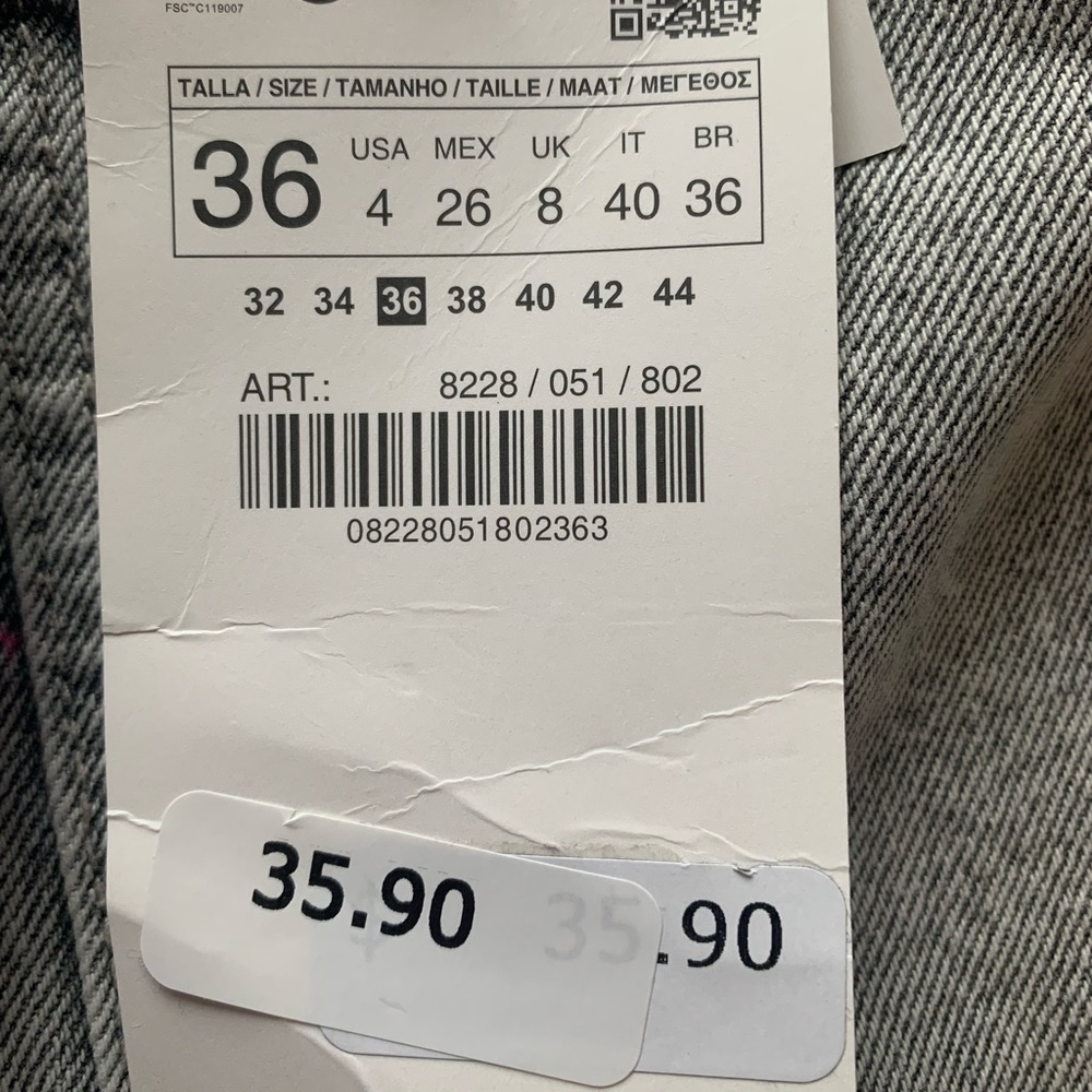 ZARA Denim Shorts - Picture 4 of 4
